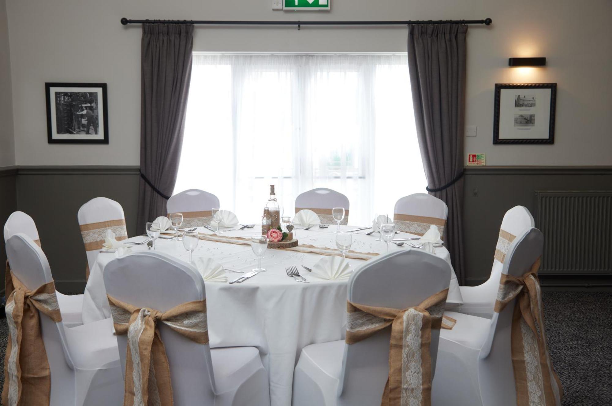 Charnwood Arms Hotel Coalville Eksteriør billede